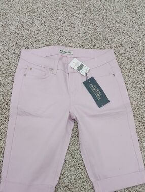 Cielo Women's Lilac Bermuda Shorts Size 5